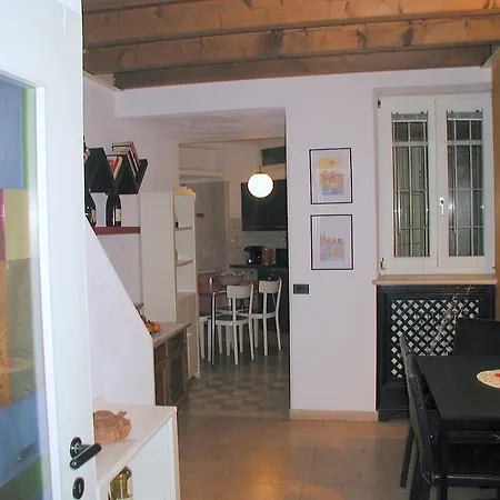 Santa Chiara Apartment *