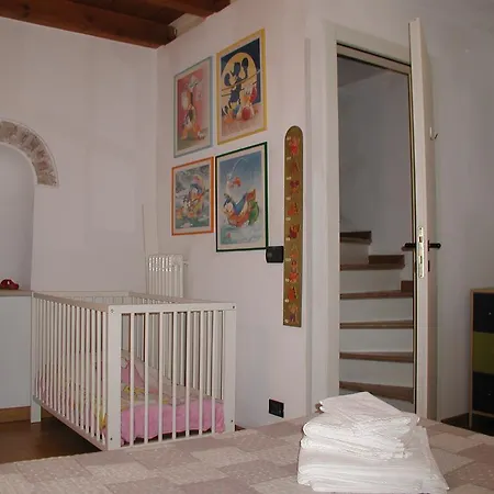 Santa Chiara Apartment *